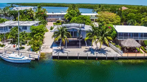 135 Redwing Rd, Tavernier, FL 33070 photo 1
