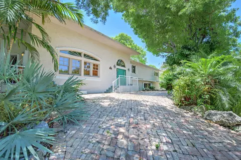 203 Apache St, Tavernier, FL 33070 photo 4