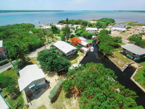 1594 Bogie Dr, Big Pine Key, FL 33043 photo 4