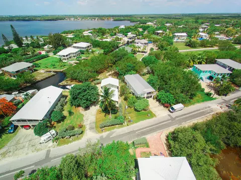 1594 Bogie Dr, Big Pine Key, FL 33043 photo 2