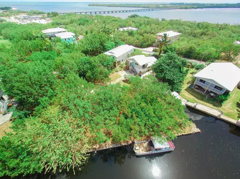 1594 Bogie Dr, Big Pine Key, FL 33043 photo 3