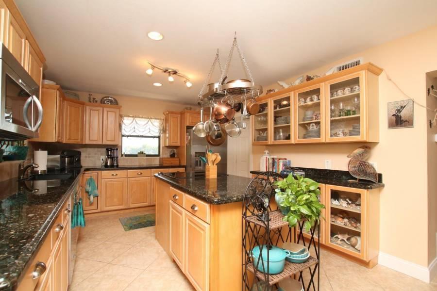 105 Sunset Dr, Marathon, FL 33050 photo 26