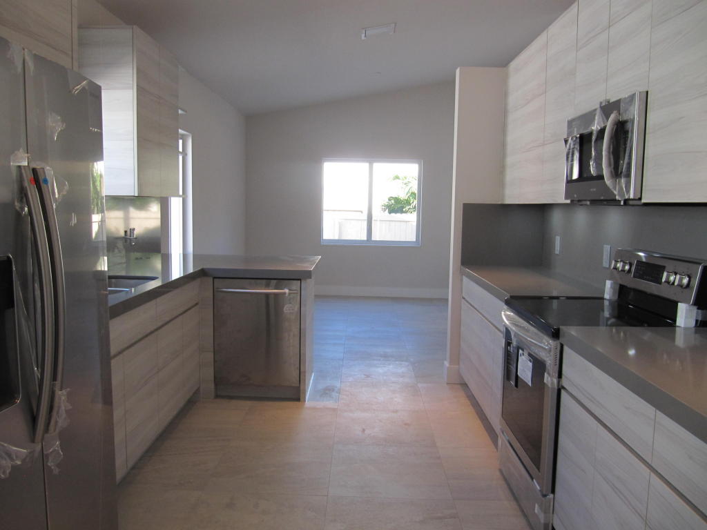 200 2nd St, Key Largo, FL 33037 photo 5