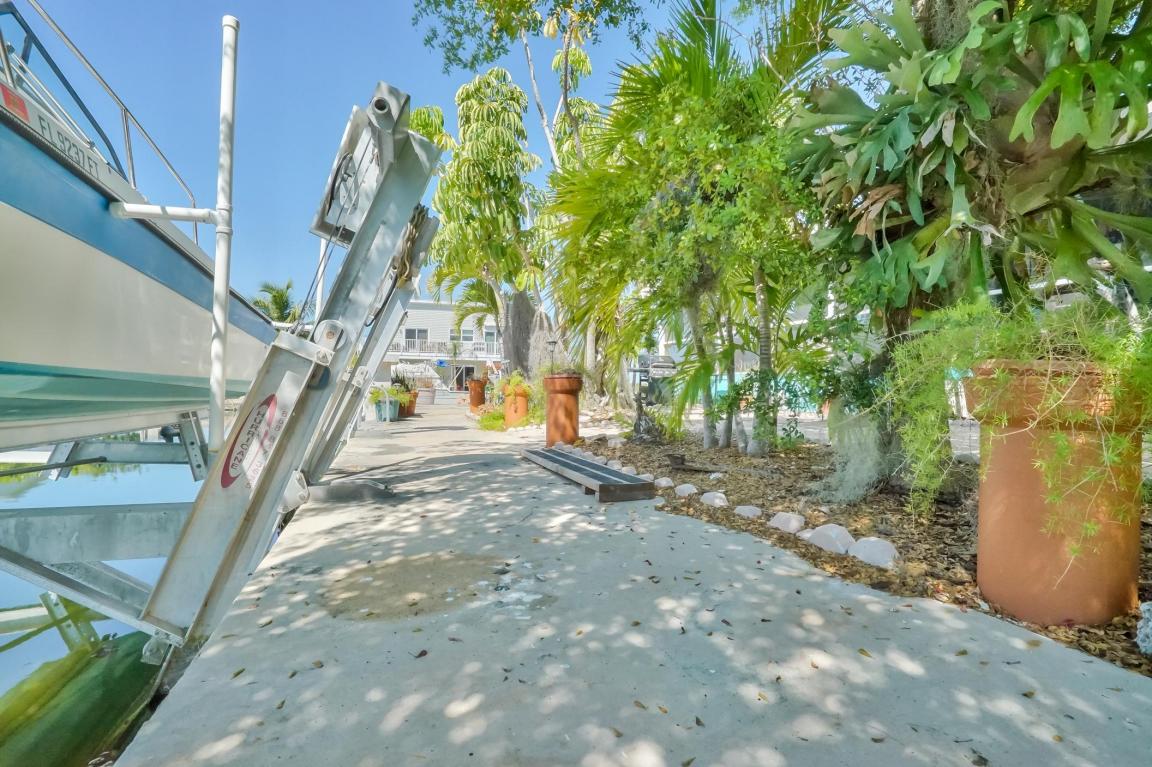29016 Cedar Dr, Big Pine Key, FL 33043 photo 5