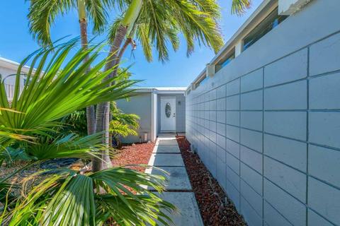 2408 Yellowtail Dr, Marathon, FL 33050 photo 1