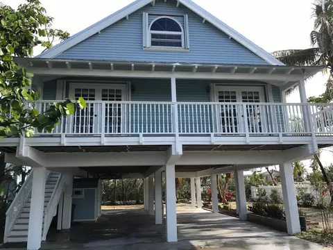533 W Copa D Oro, Marathon, FL 33050 photo 1
