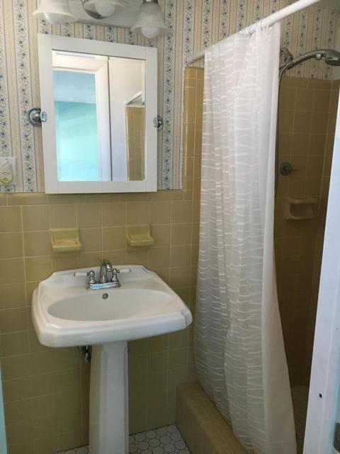 421 9th St #KEY colony, Key Colony Beach, FL 33051 photo 9