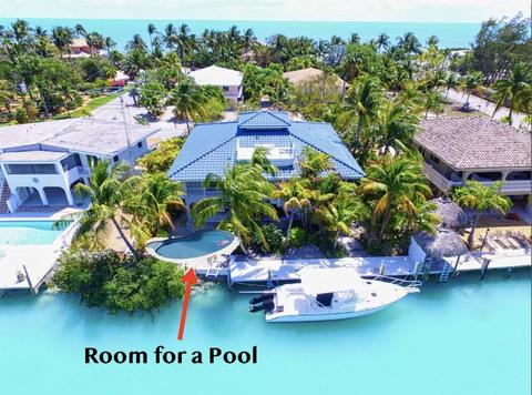 320 E Seaview Dr, Duck Key, FL 33050 photo 2