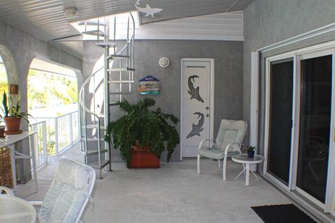 320 E Seaview Dr, Duck Key, FL 33050 photo 35