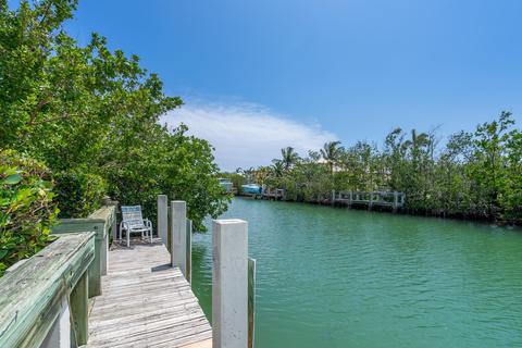 225 13th St #KEY colony, Key Colony Beach, FL 33051 photo 4