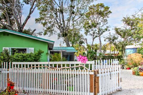 4 Dolphin Rd, Key Largo, FL 33037 photo 2