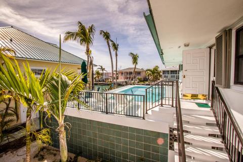 360 E Seaview Dr, Duck Key, FL 33050 photo 10
