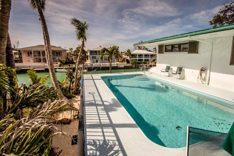 360 E Seaview Dr, Duck Key, FL 33050 photo 5
