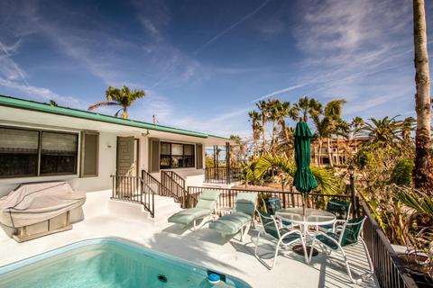 360 E Seaview Dr, Duck Key, FL 33050 photo 4