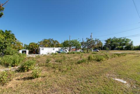 301 County Rd, Big Pine, FL 33043 photo 2