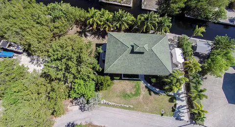 1620 Lambert Dr, Big Pine Key, FL 33043 photo 2