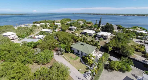 1620 Lambert Dr, Big Pine Key, FL 33043 photo 3