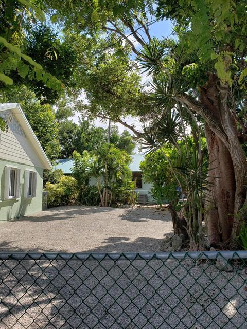202 Apache St, Plantation Key, FL 33036 photo 11
