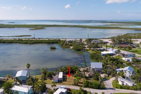 2 Beach Dr, Saddlebunch, FL 33040 photo 3