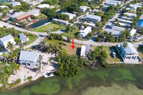 2 Beach Dr, Saddlebunch, FL 33040 photo 7