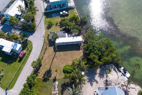2 Beach Dr, Saddlebunch, FL 33040 photo 6