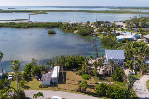 2 Beach Dr, Saddlebunch, FL 33040 photo 4