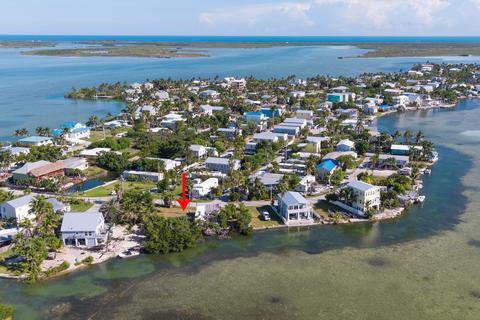 2 Beach Dr, Saddlebunch, FL 33040 photo 8