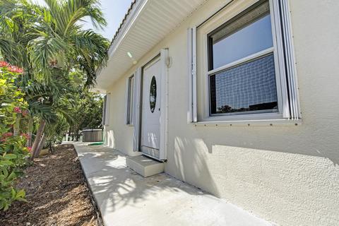 161 8th St, Key Colony, FL 33051 photo 4