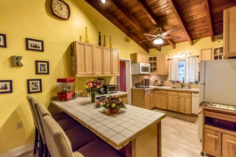 8010 Shark Dr, Marathon, FL 33050 photo 9