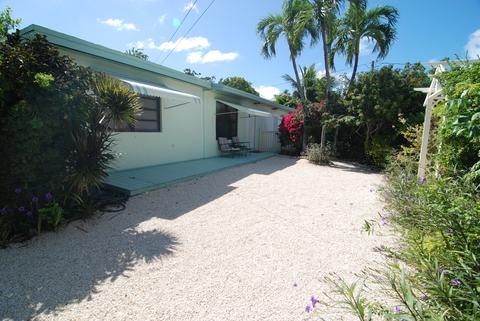 19 Snapper Ave, Key Largo, FL 33037 photo 1