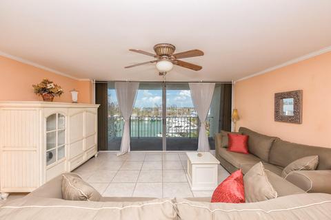 2000 Coco Plum Dr #404, Marathon, FL 33050 photo 4