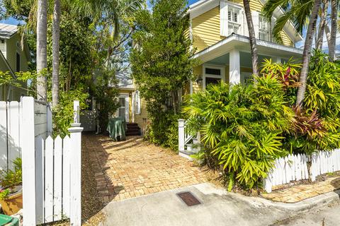 1211 Pine St, Key West, FL 33040 photo 2