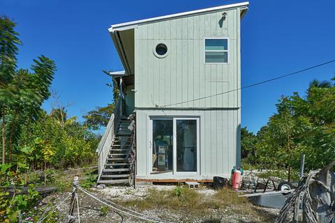30670 17th St, Big Pine, FL 33043 photo 1