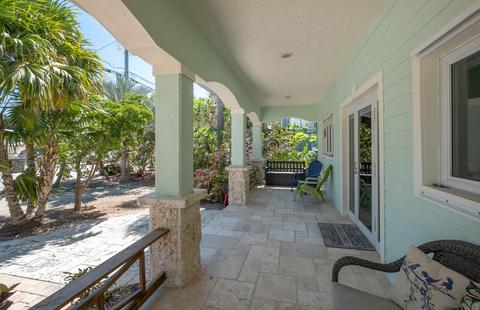136 S Hammock Rd, Islamorada, FL 33036 photo 2