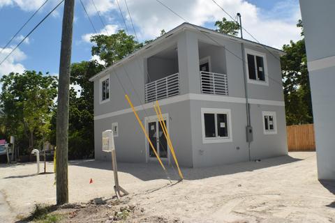 45 Coconut Dr, Key Largo, FL 33037 photo 2
