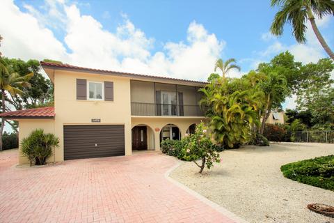 16842 E Point Dr, Sugarloaf Key, FL 33042 photo 2