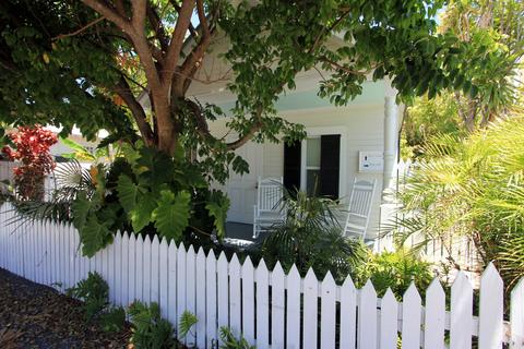515 Louisa St, Key West, FL 33040 photo 2