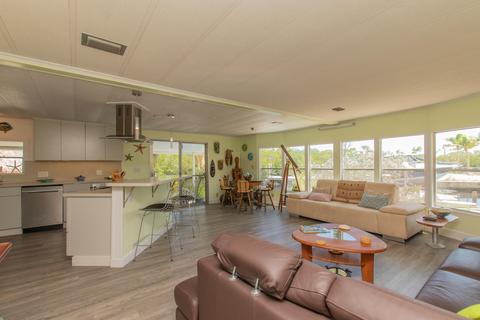 325 Lance Ln, Key Largo, FL 33037 photo 9