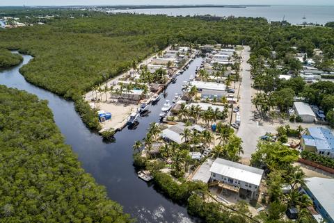 325 Lance Ln, Key Largo, FL 33037 photo 2