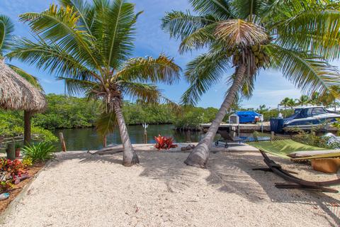 325 Lance Ln, Key Largo, FL 33037 photo 1