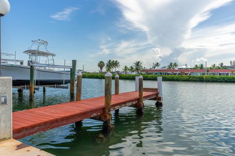 27 7th St, Key Colony, FL 33051 photo 1
