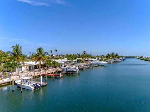 27 7th St, Key Colony, FL 33051 photo 2