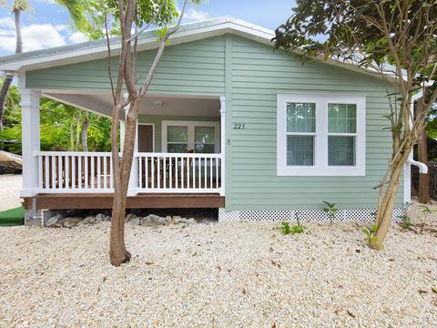 223 Loeb Ave, Key Largo, FL 33037 photo 2