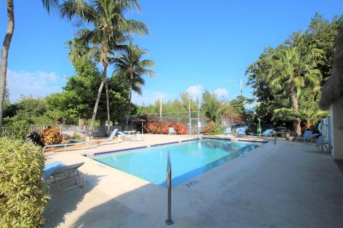 95 Coco Plum Dr #4B, Marathon, FL 33050 photo 4