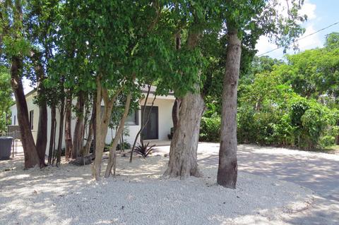 7 Cindy Pl, Key Largo, FL 33037 photo 2