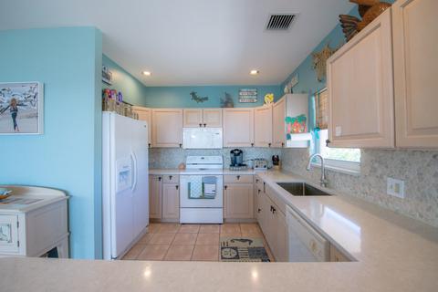 63 E Beach Rd, Tavernier, FL 33070 photo 9