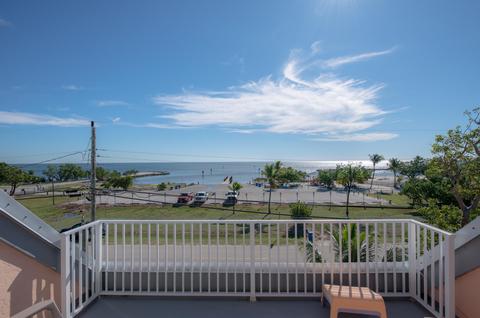 63 E Beach Rd, Tavernier, FL 33070 photo 12