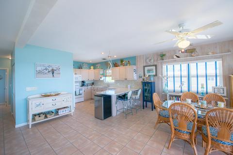 63 E Beach Rd, Tavernier, FL 33070 photo 6