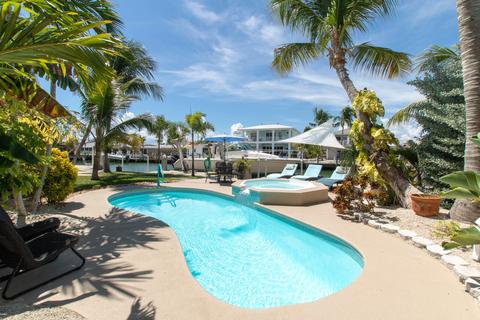 175 4th St, Key Colony, FL 33051 photo 1