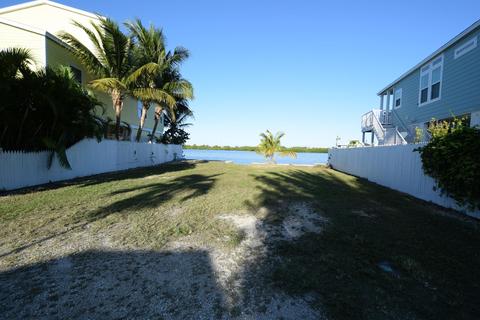 12 Beach Dr, Saddlebunch, FL 33040 photo 12